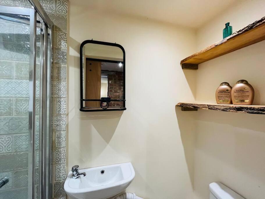 Cute And Cosy Little Cottage Хитфилд Экстерьер фото